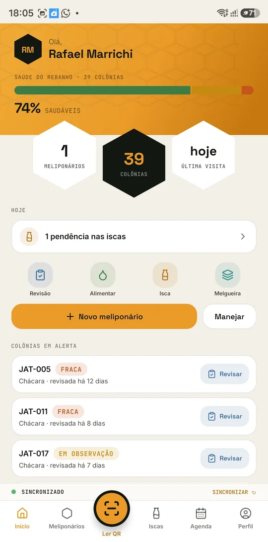 Tela inicial do Beeya: 39 colônias, 74% saudáveis, pendência nas iscas, atalhos de revisão e colônias em alerta